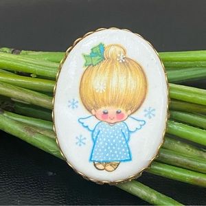 Vintage 70’s Angel Kitschy Little Girl Angel Cameo Brooch 14.5g
